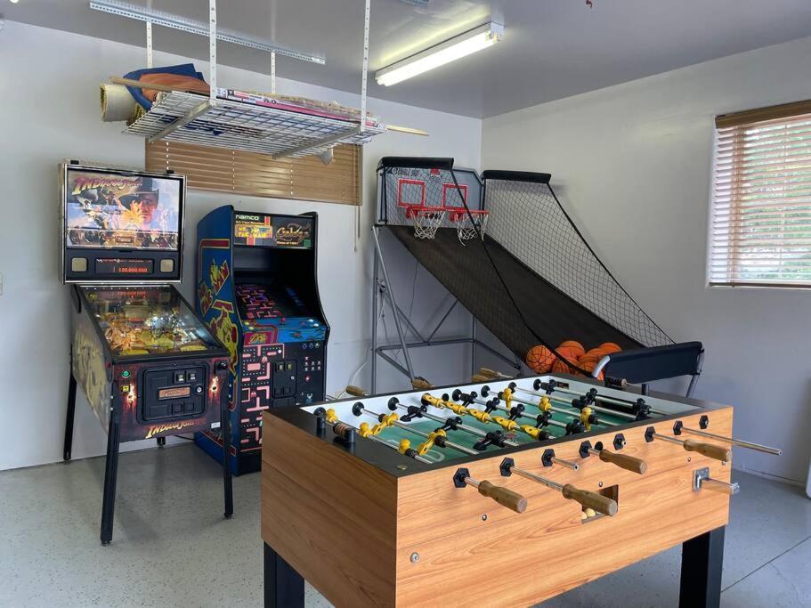 Custom Single Story Cabin With Jacuzzi Pool Table & Big Game Room With Arcade Games Big Bear Lake Buitenkant foto