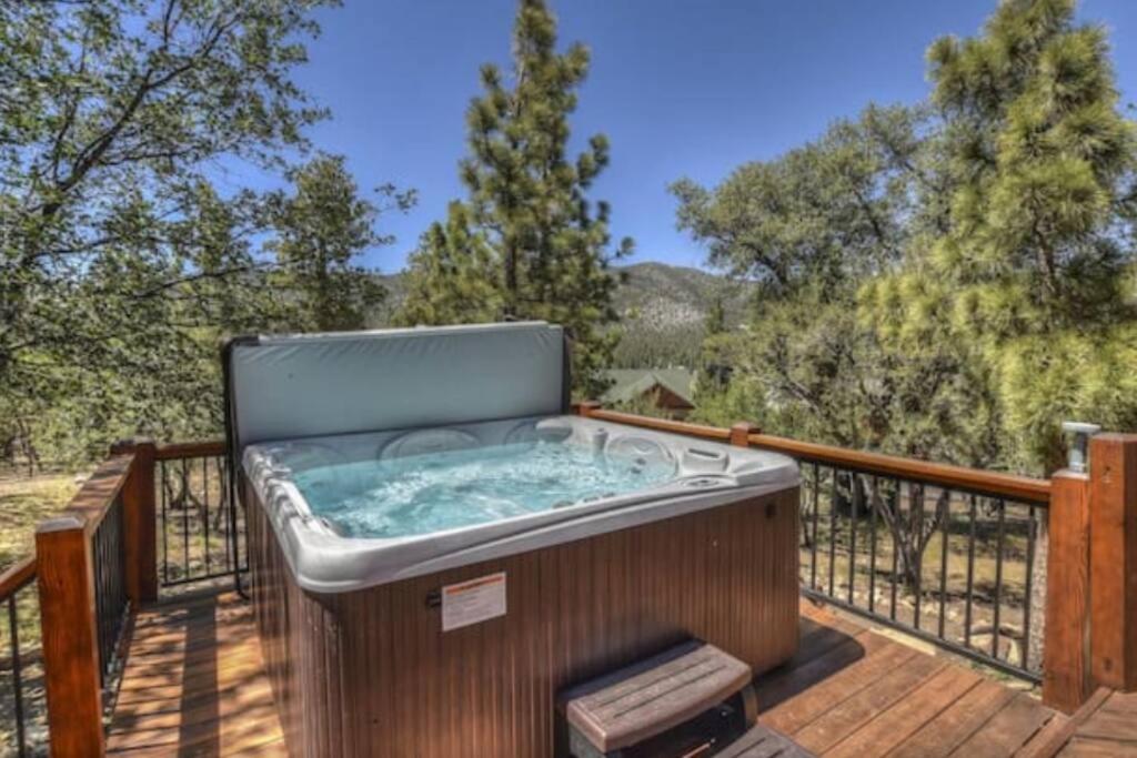 Custom Single Story Cabin With Jacuzzi Pool Table & Big Game Room With Arcade Games Big Bear Lake Buitenkant foto