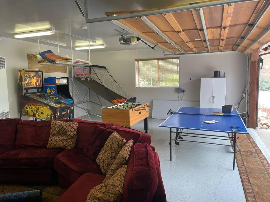 Custom Single Story Cabin With Jacuzzi Pool Table & Big Game Room With Arcade Games Big Bear Lake Buitenkant foto