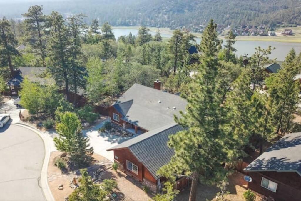 Custom Single Story Cabin With Jacuzzi Pool Table & Big Game Room With Arcade Games Big Bear Lake Buitenkant foto