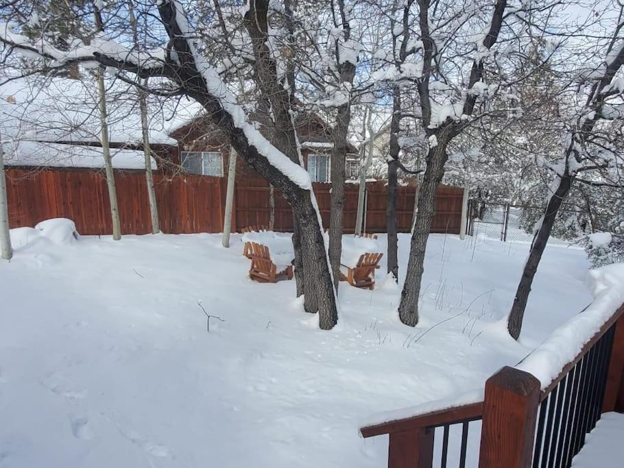 Custom Single Story Cabin With Jacuzzi Pool Table & Big Game Room With Arcade Games Big Bear Lake Buitenkant foto