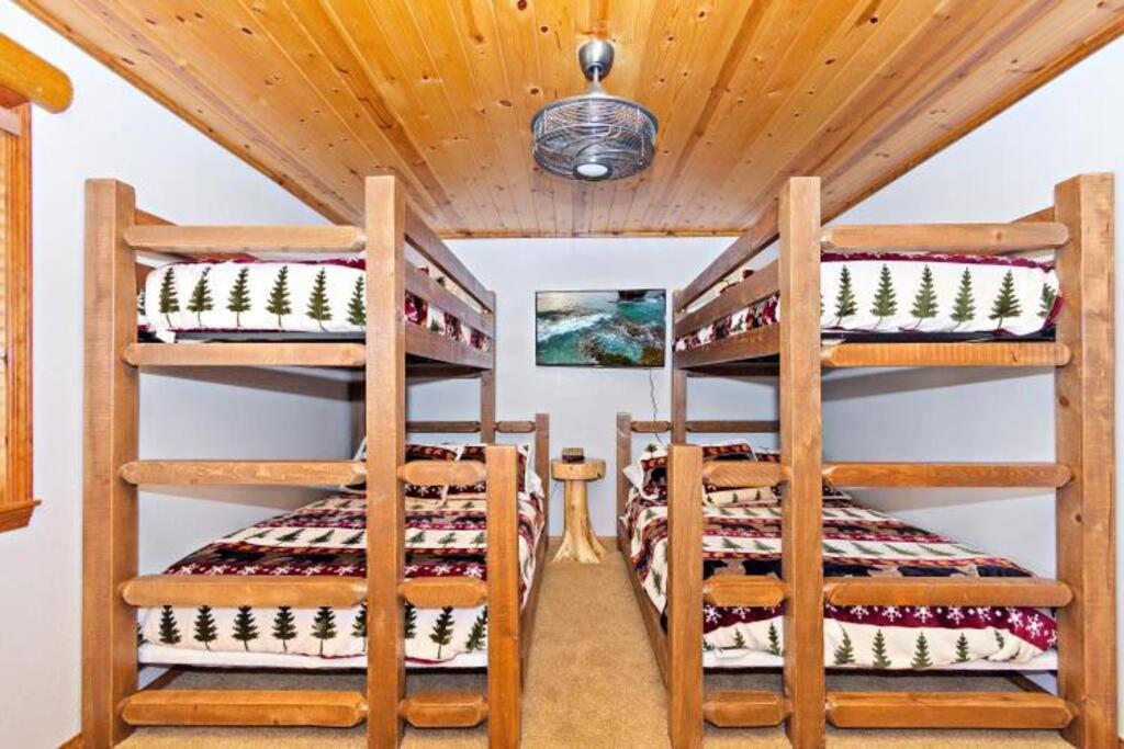 Custom Single Story Cabin With Jacuzzi Pool Table & Big Game Room With Arcade Games Big Bear Lake Buitenkant foto
