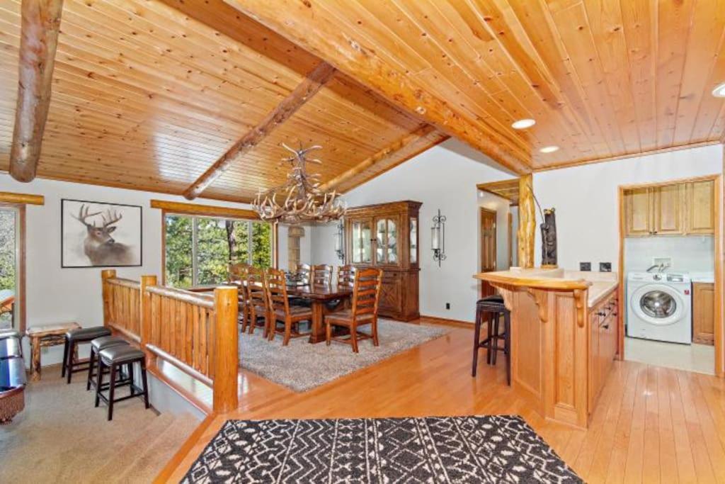 Custom Single Story Cabin With Jacuzzi Pool Table & Big Game Room With Arcade Games Big Bear Lake Buitenkant foto